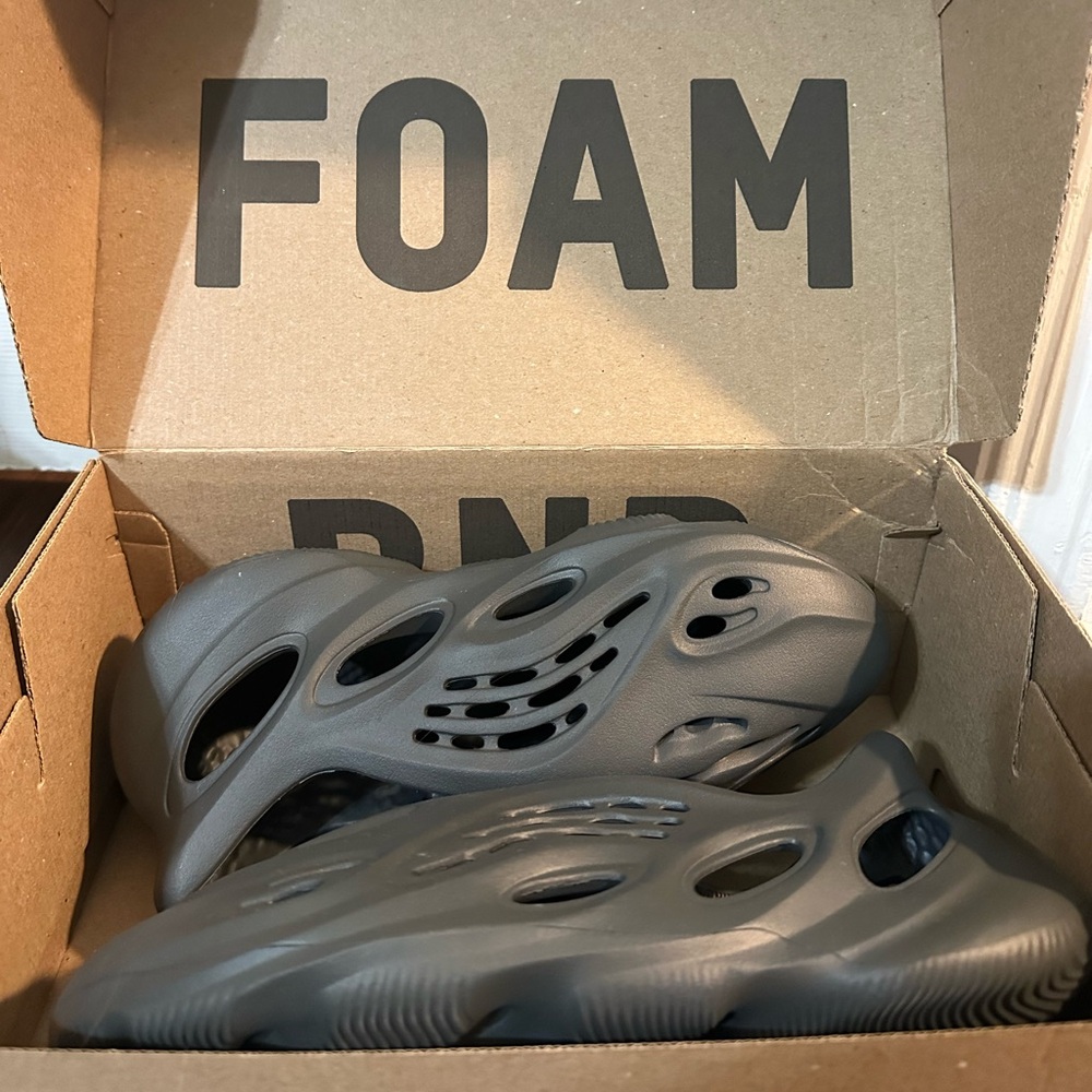 Yeezy RNR FOAM - Picture 5 of 5